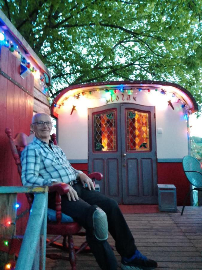 La Roulotte De Lola - Chambre D'Hotes La Celle  Kültér fotó