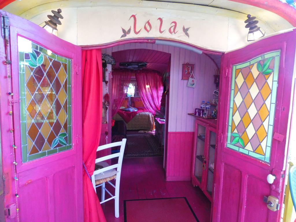 La Roulotte De Lola - Chambre D'Hotes La Celle  Kültér fotó